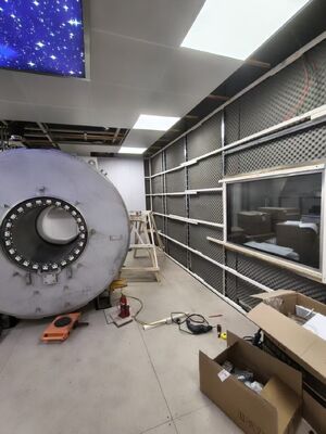 Bom preço. Sala de blindagem de RF com impedância de entrada de 50 ohms e janela de vidro blindada de RF revestida em várias camadas para ressonância magnética de gaiola de Faraday personalizável on-line